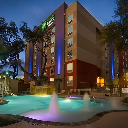 Holiday Inn Express & Suites San Antonio Medical - Six Flags By Ihg Exterior foto