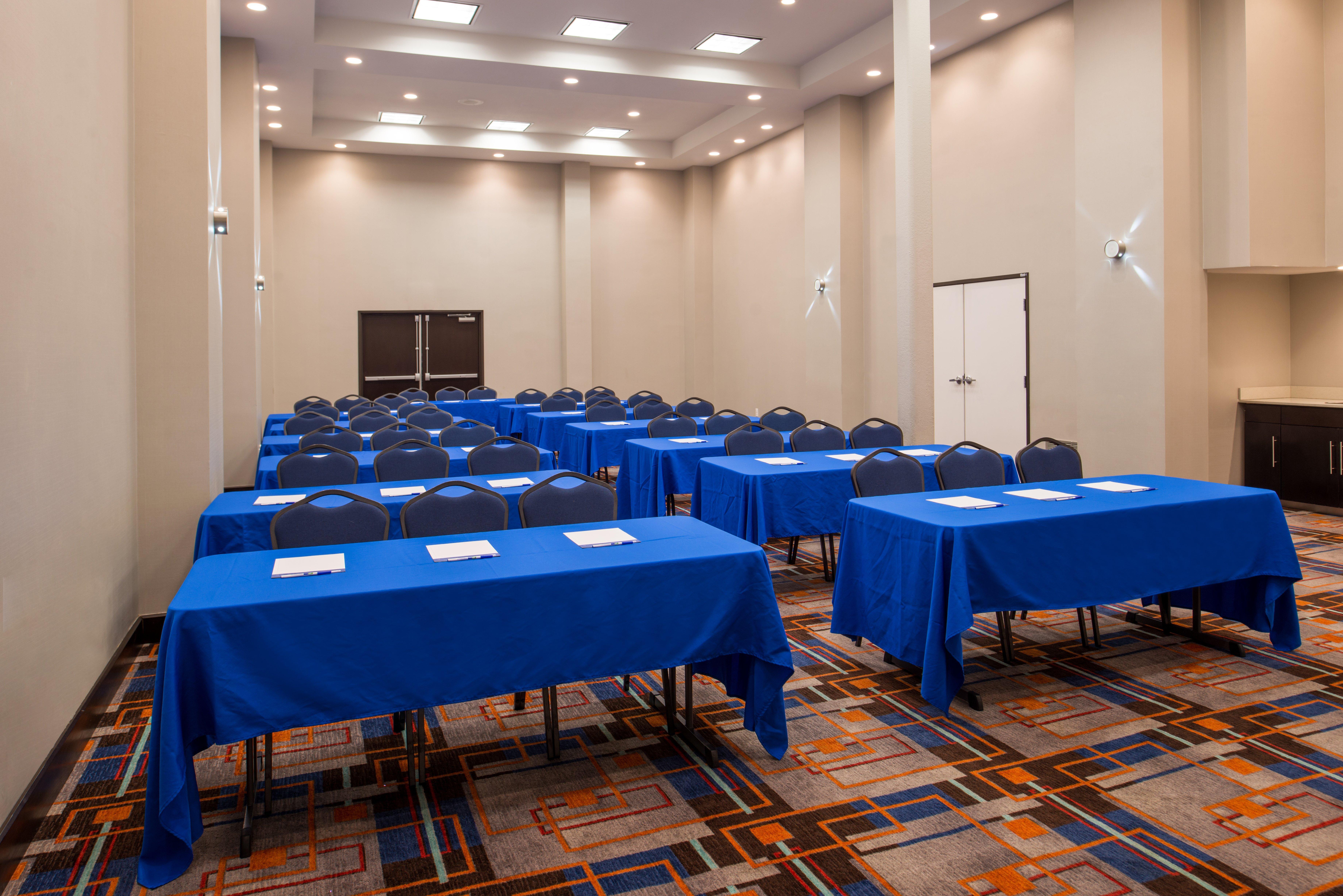 Holiday Inn Express & Suites San Antonio Medical - Six Flags By Ihg Exterior foto