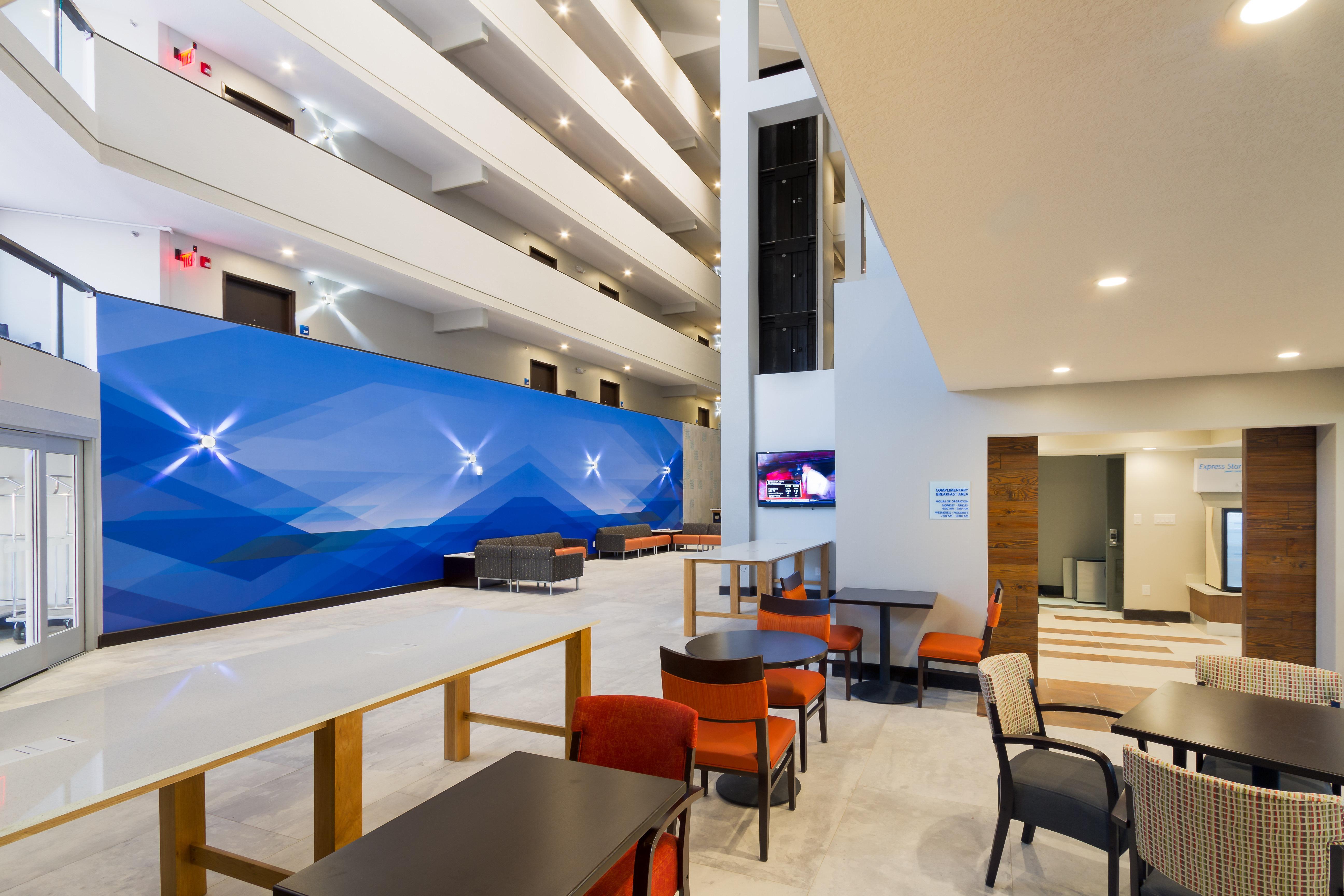 Holiday Inn Express & Suites San Antonio Medical - Six Flags By Ihg Exterior foto