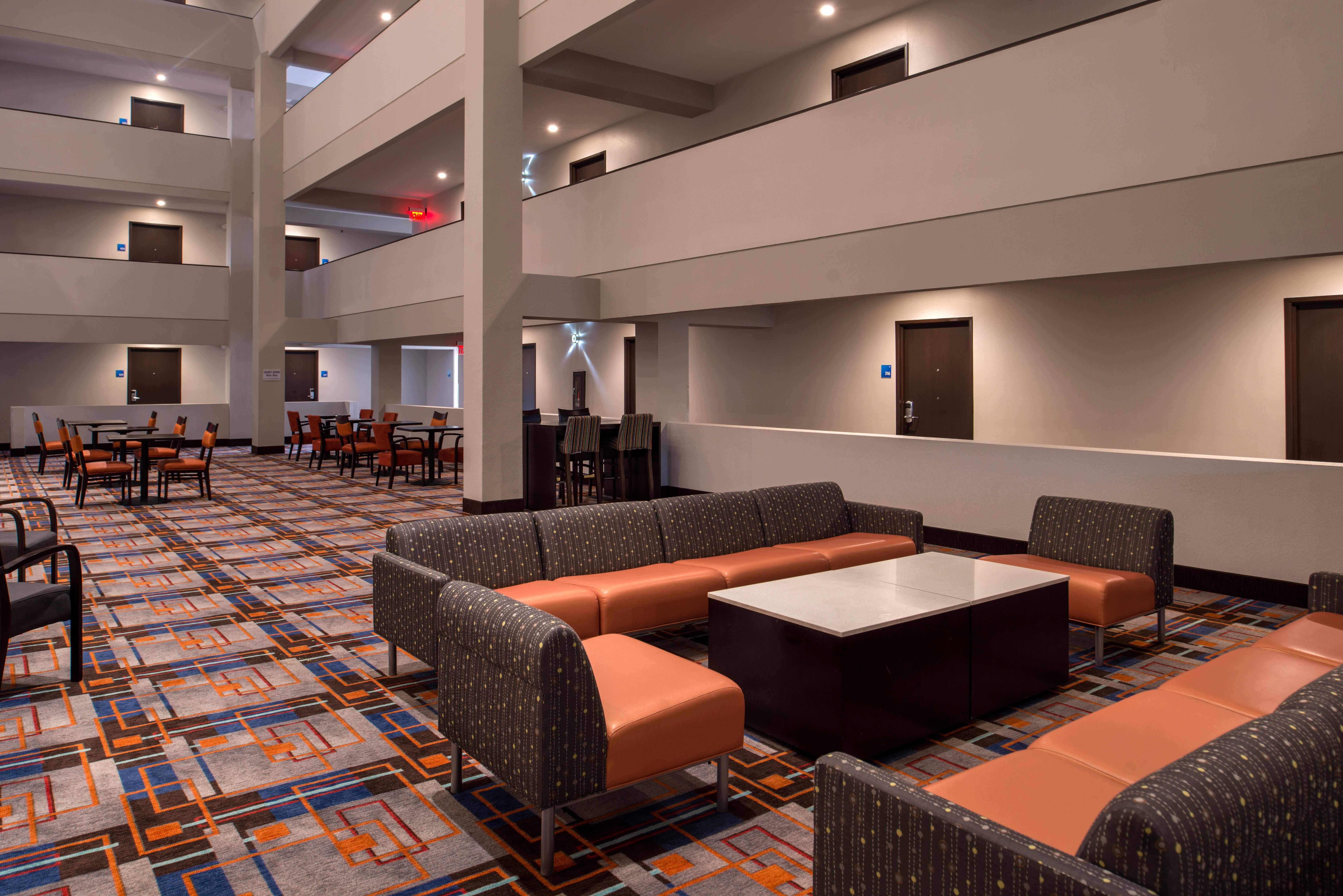 Holiday Inn Express & Suites San Antonio Medical - Six Flags By Ihg Exterior foto
