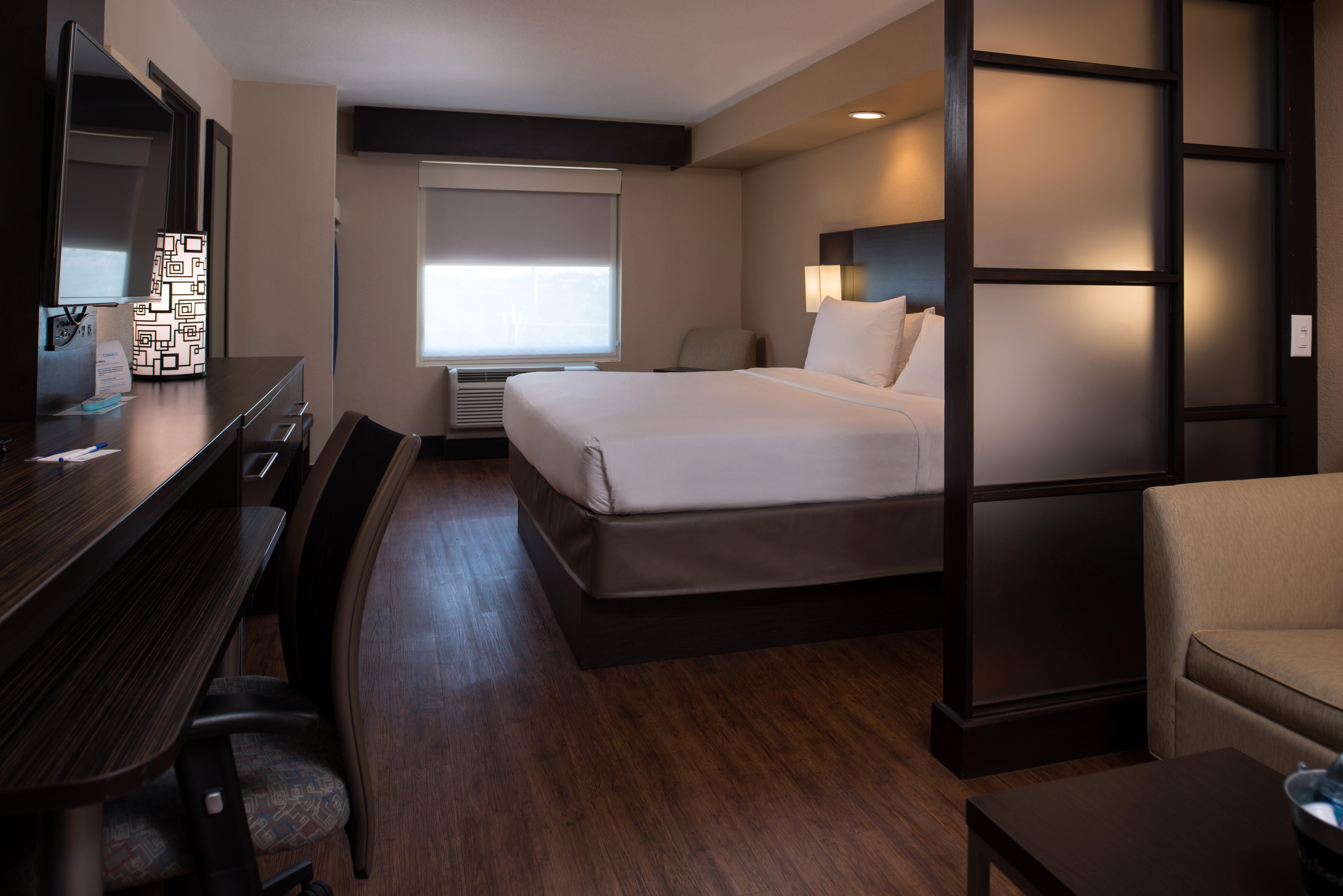 Holiday Inn Express & Suites San Antonio Medical - Six Flags By Ihg Exterior foto