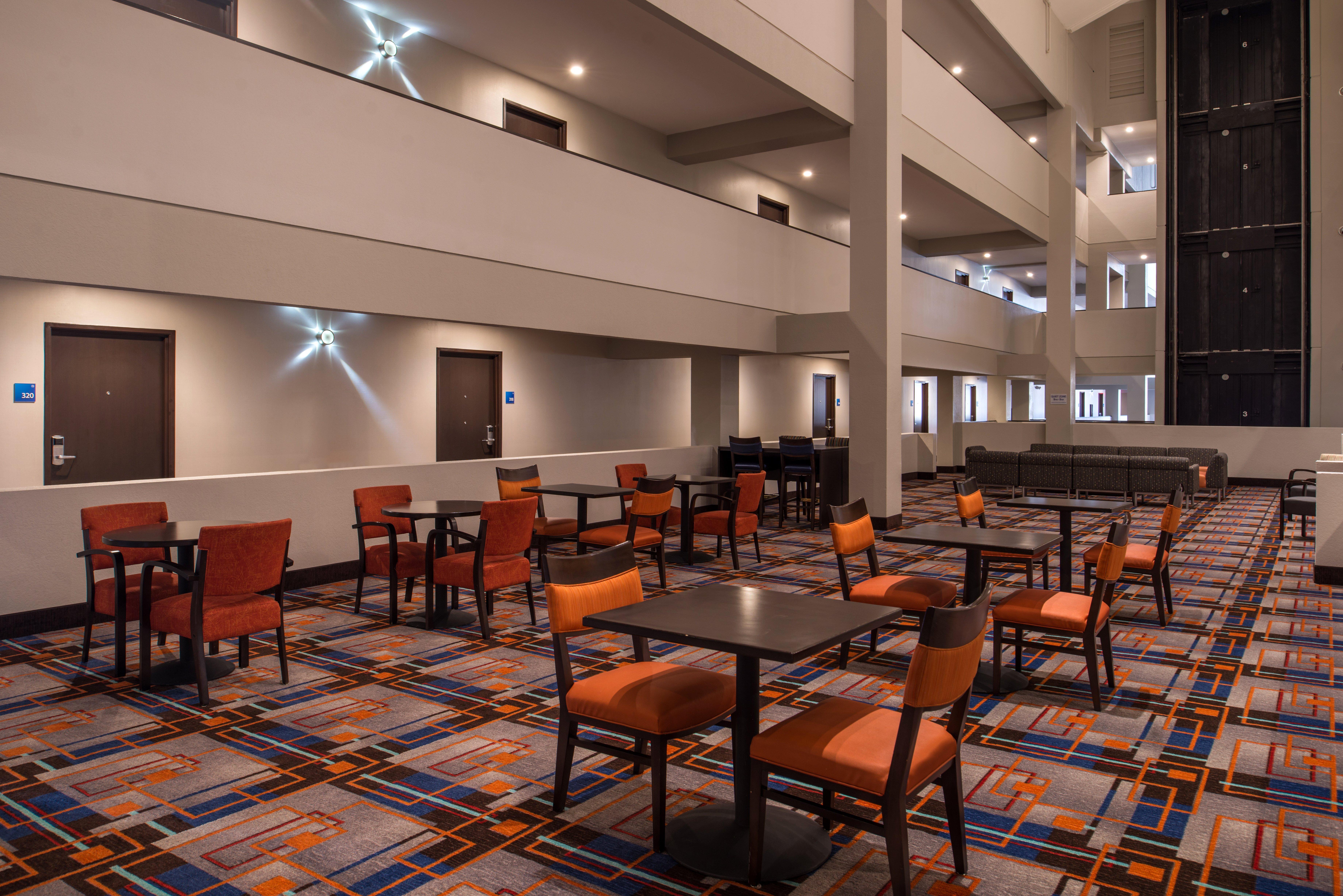 Holiday Inn Express & Suites San Antonio Medical - Six Flags By Ihg Exterior foto