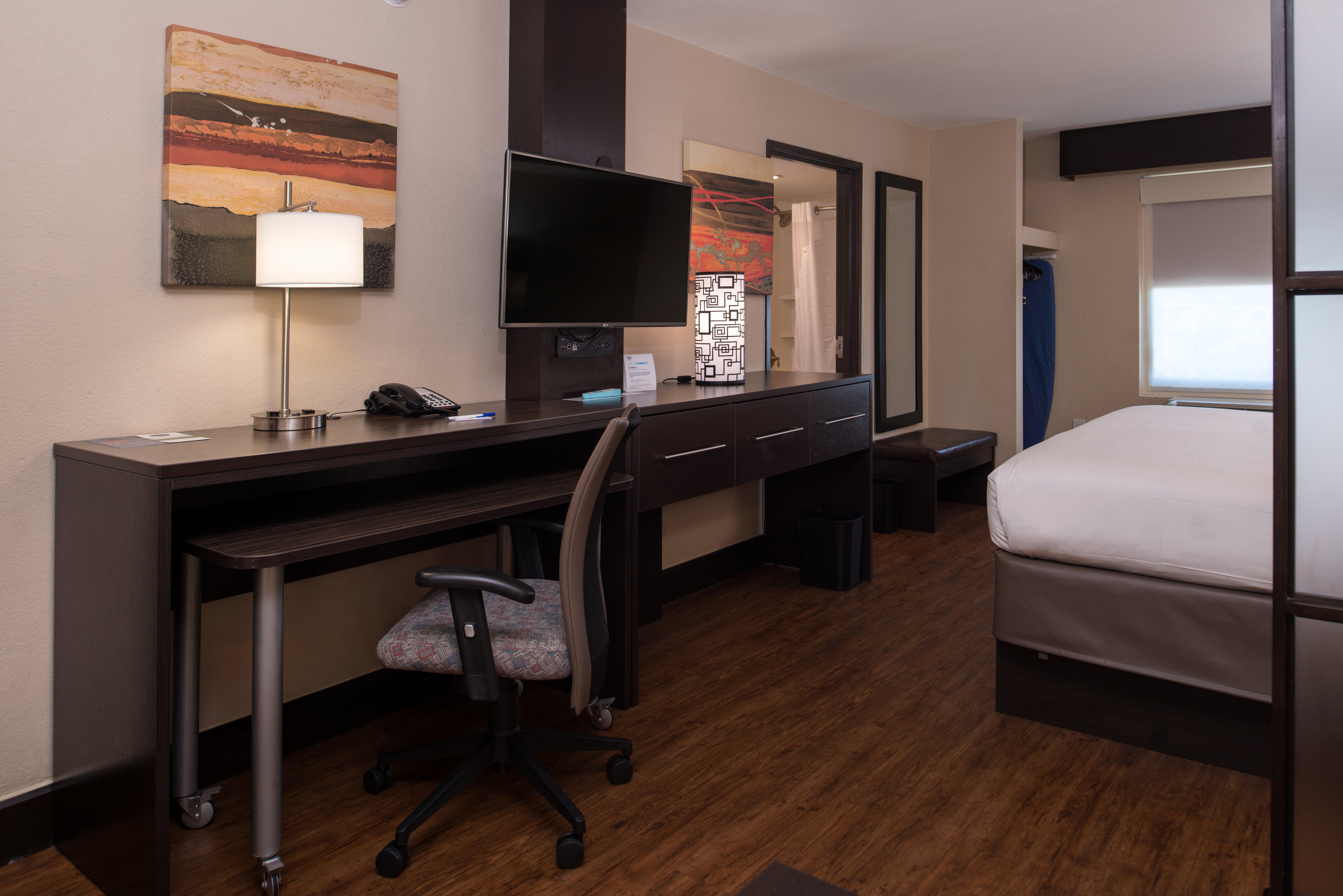 Holiday Inn Express & Suites San Antonio Medical - Six Flags By Ihg Exterior foto