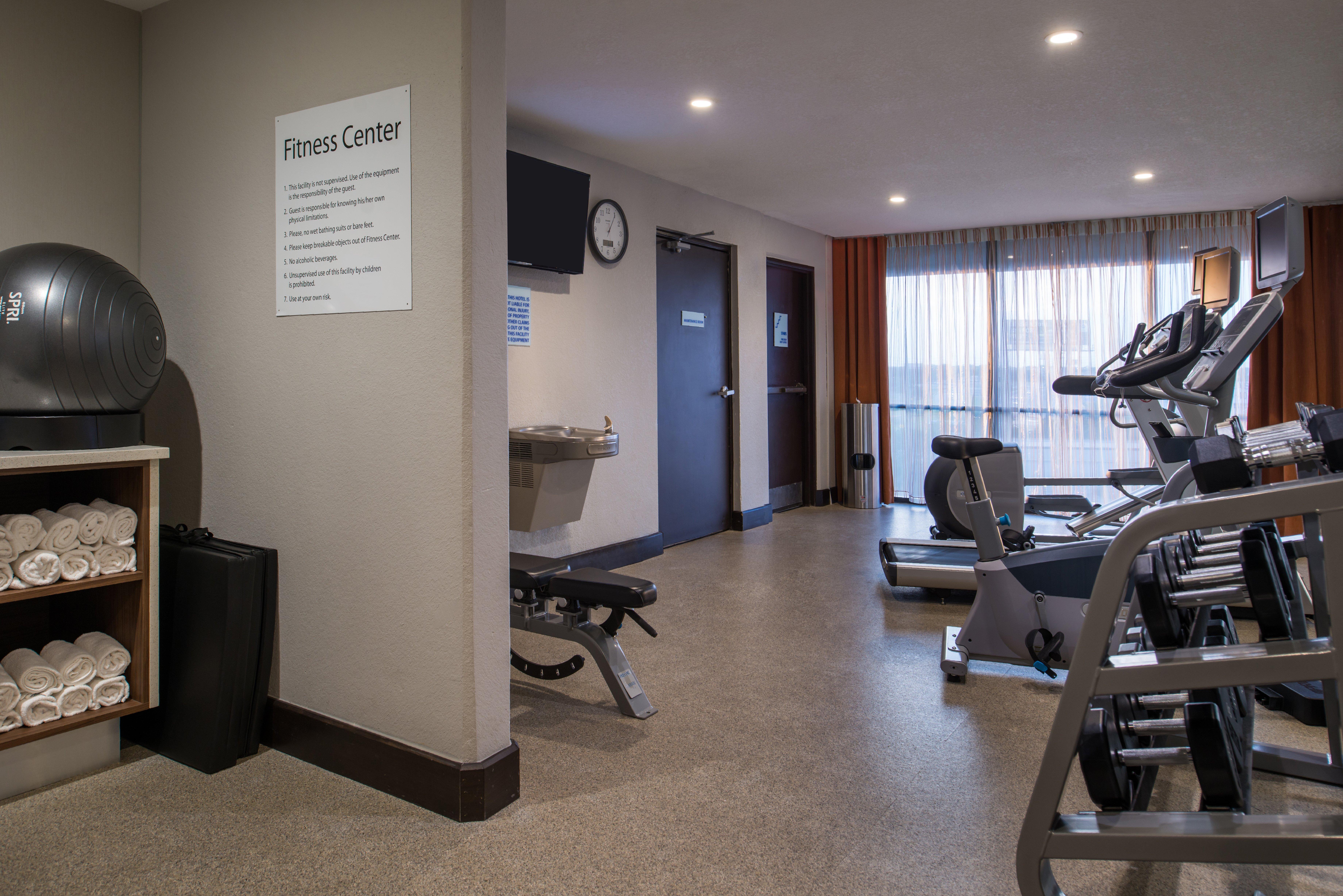 Holiday Inn Express & Suites San Antonio Medical - Six Flags By Ihg Exterior foto