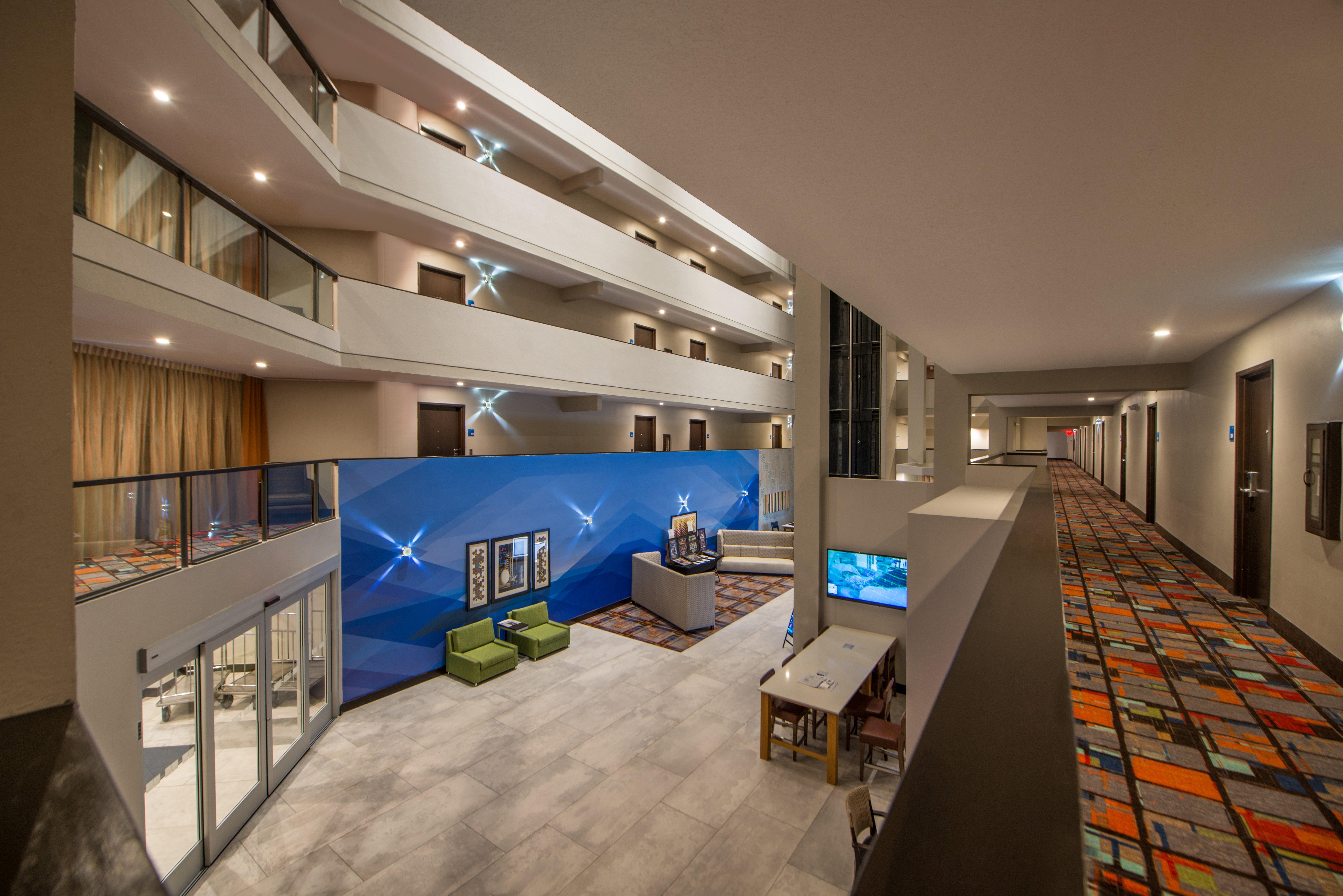 Holiday Inn Express & Suites San Antonio Medical - Six Flags By Ihg Exterior foto
