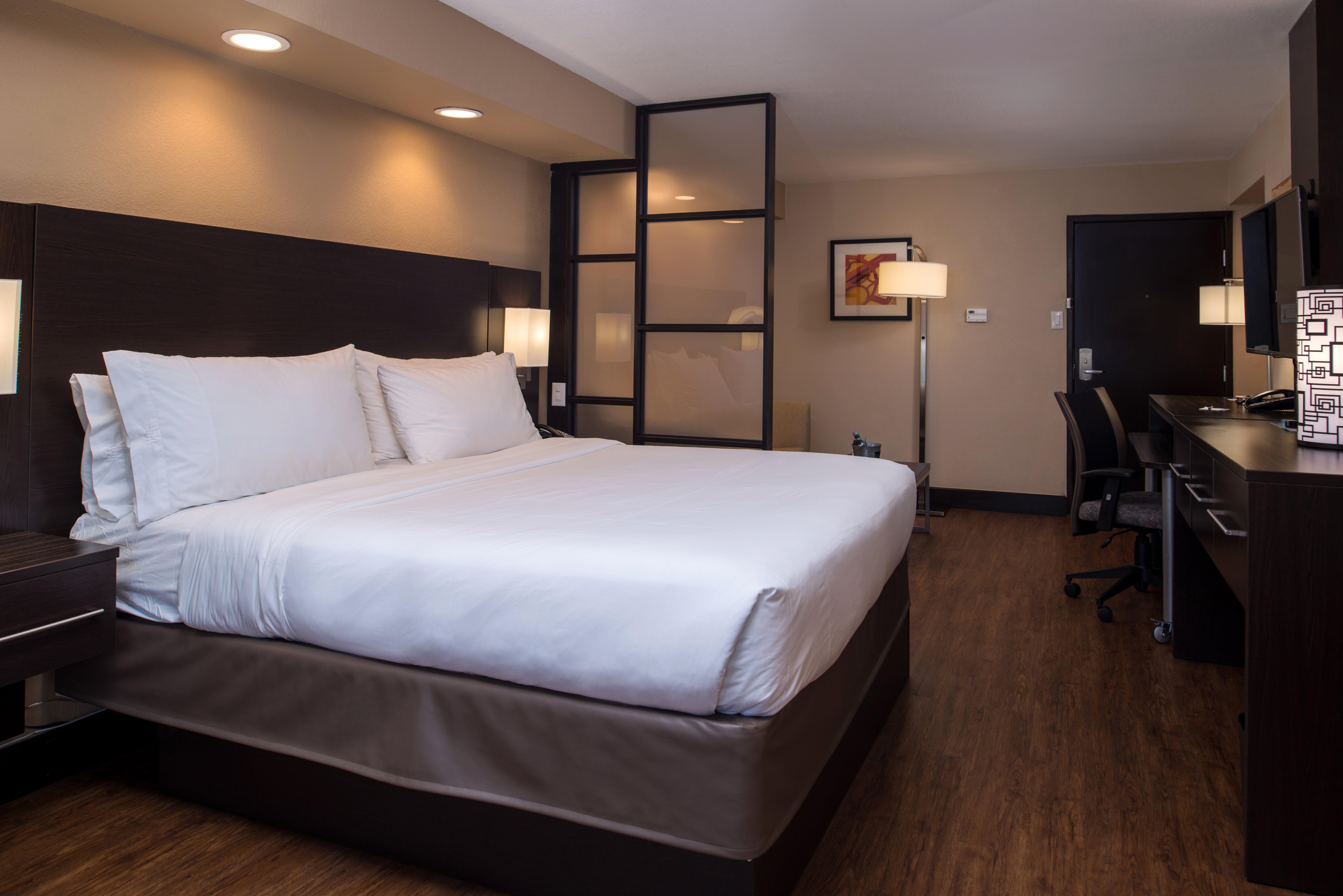 Holiday Inn Express & Suites San Antonio Medical - Six Flags By Ihg Exterior foto