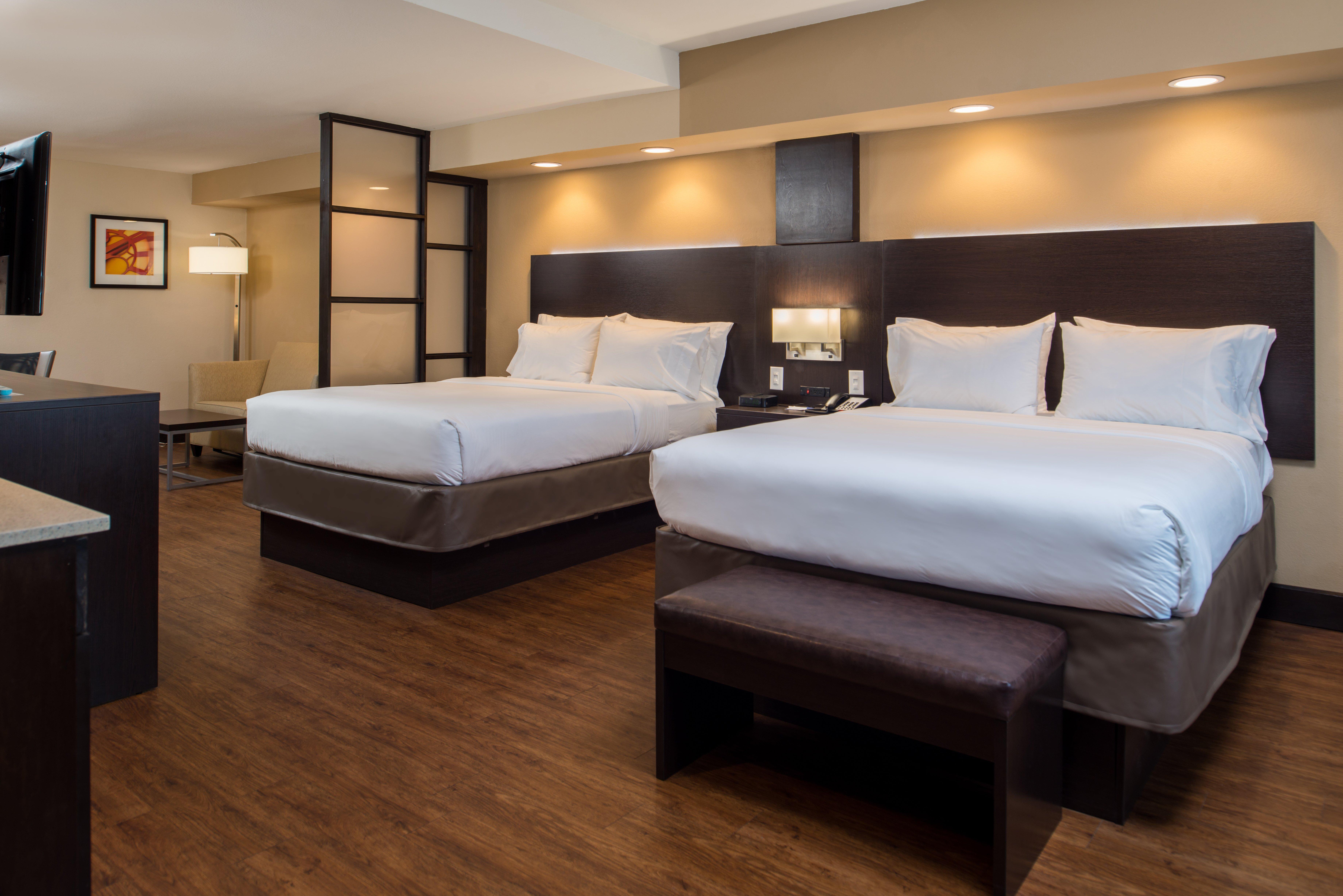 Holiday Inn Express & Suites San Antonio Medical - Six Flags By Ihg Exterior foto