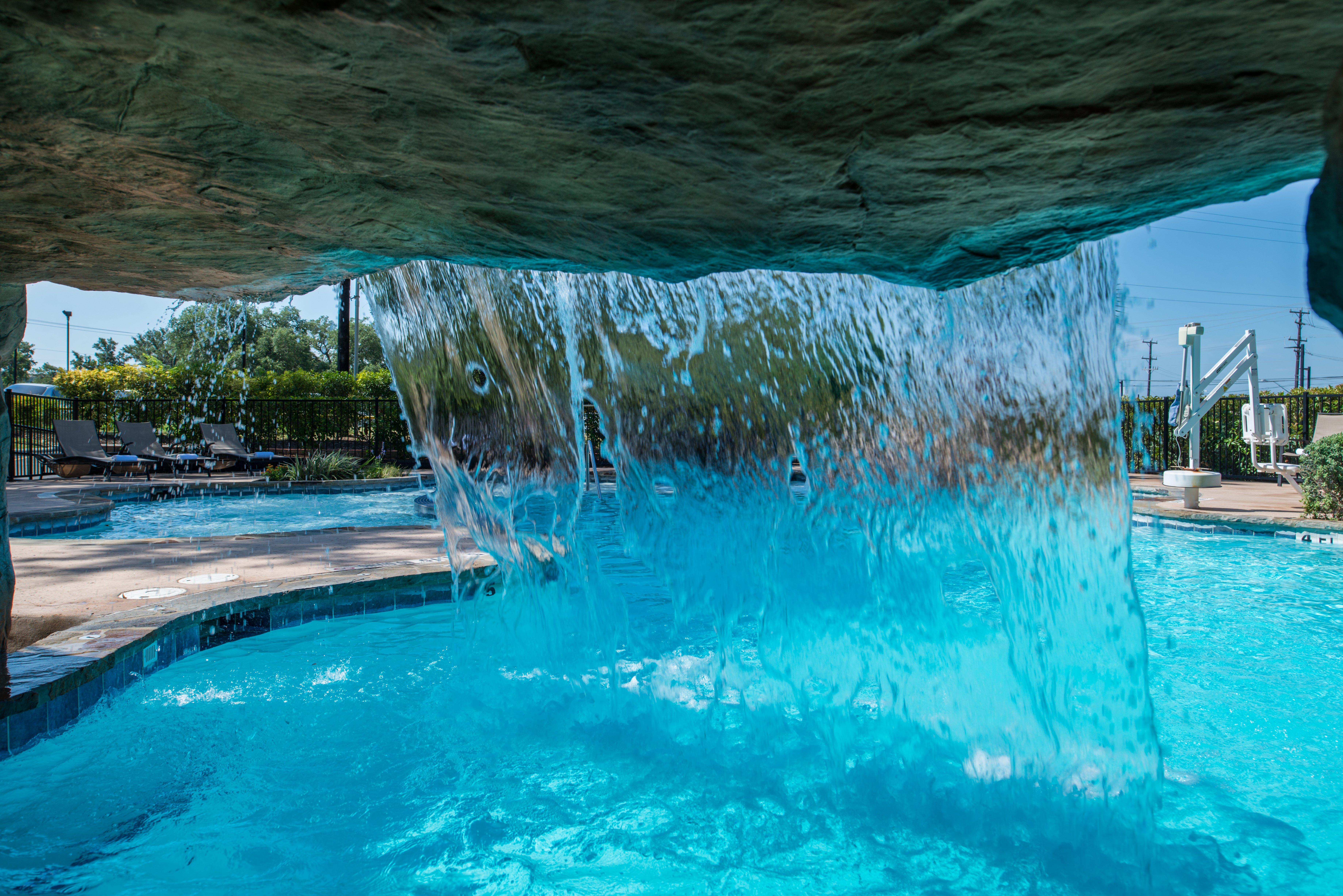 Holiday Inn Express & Suites San Antonio Medical - Six Flags By Ihg Exterior foto