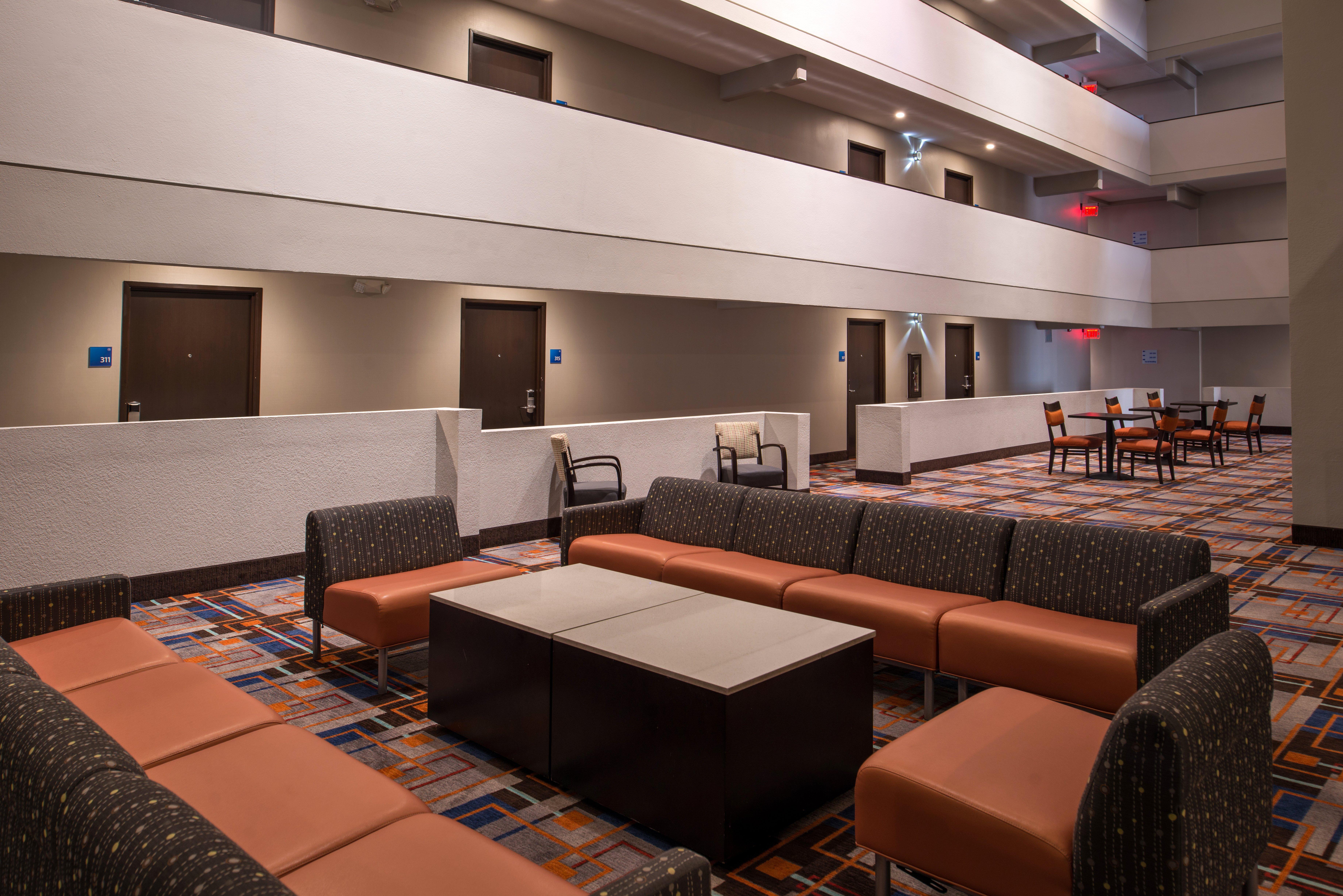 Holiday Inn Express & Suites San Antonio Medical - Six Flags By Ihg Exterior foto