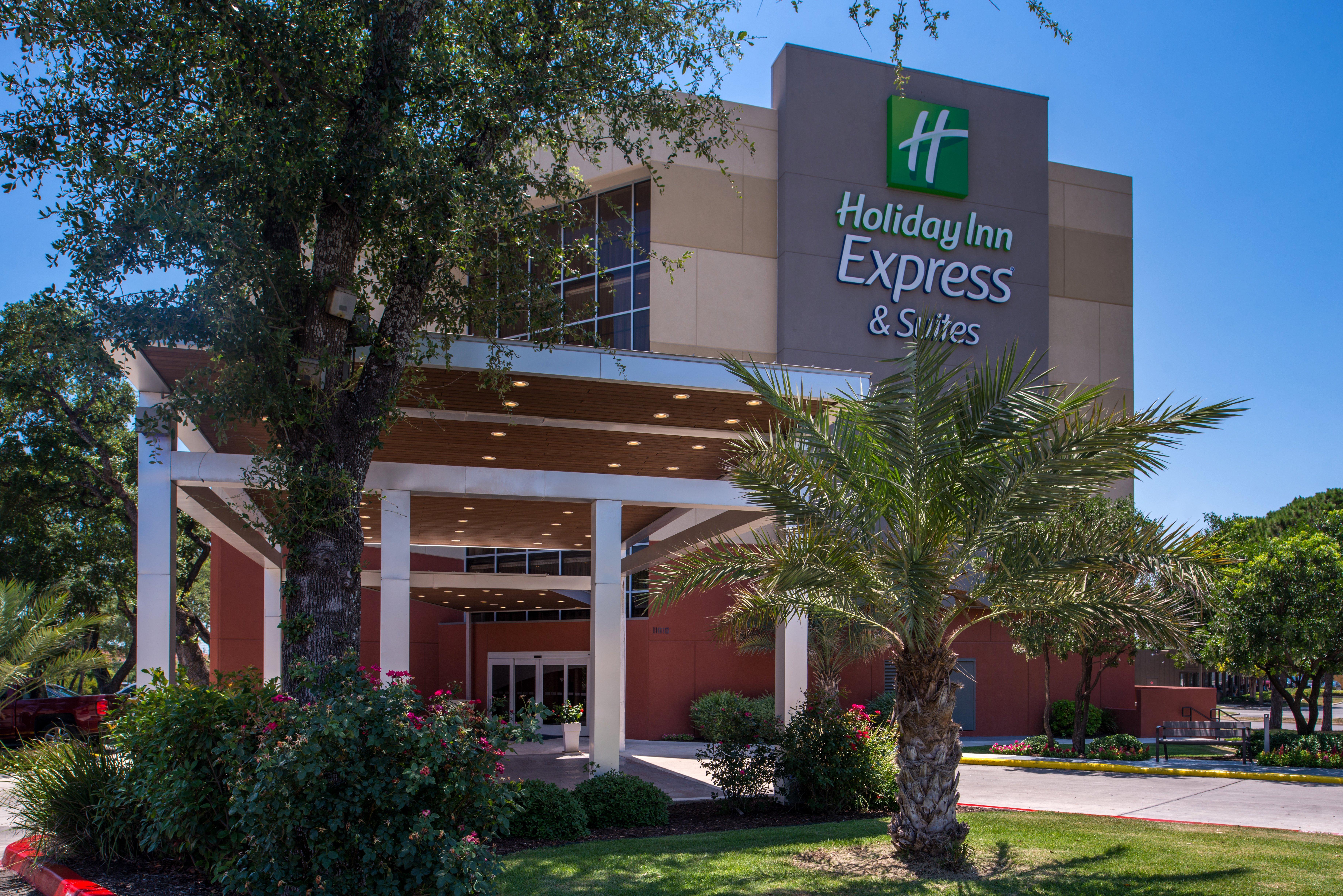 Holiday Inn Express & Suites San Antonio Medical - Six Flags By Ihg Exterior foto